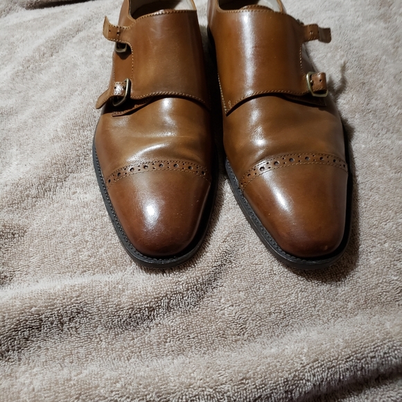 Men's 9.5 brown leather shoes. - Picture 1 of 5